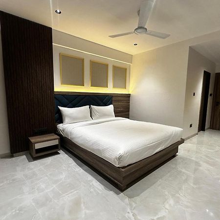 Hotel Kushala Grand, Dombivali Mangrul Dış mekan fotoğraf