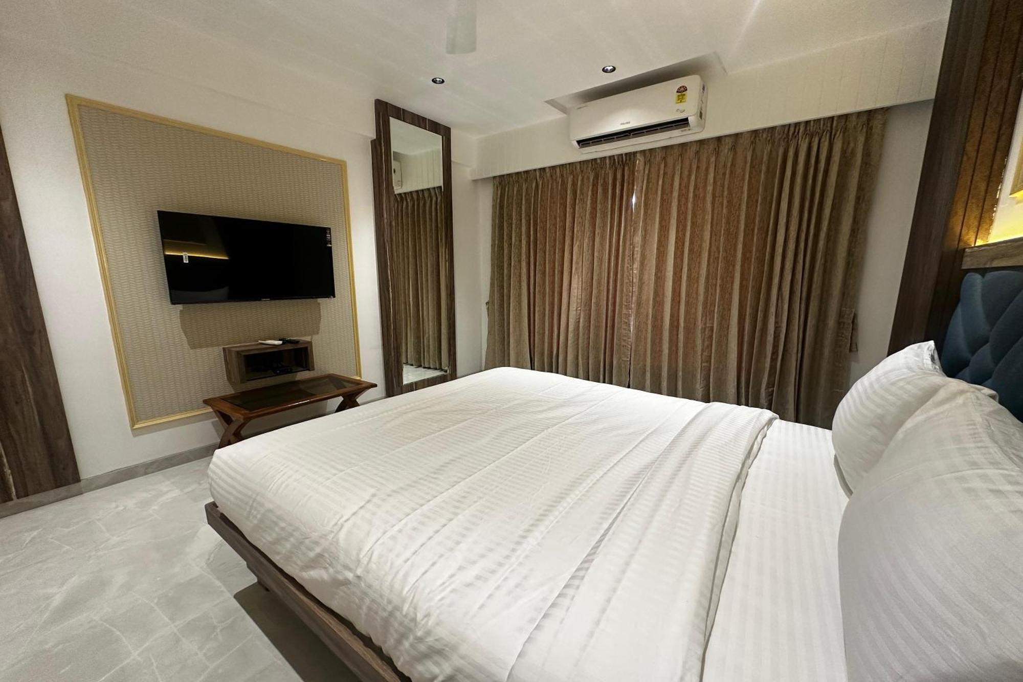 Hotel Kushala Grand, Dombivali Mangrul Dış mekan fotoğraf