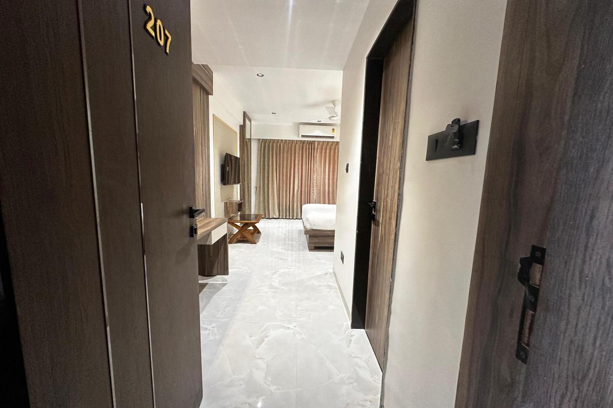 Hotel Kushala Grand, Dombivali Mangrul Dış mekan fotoğraf