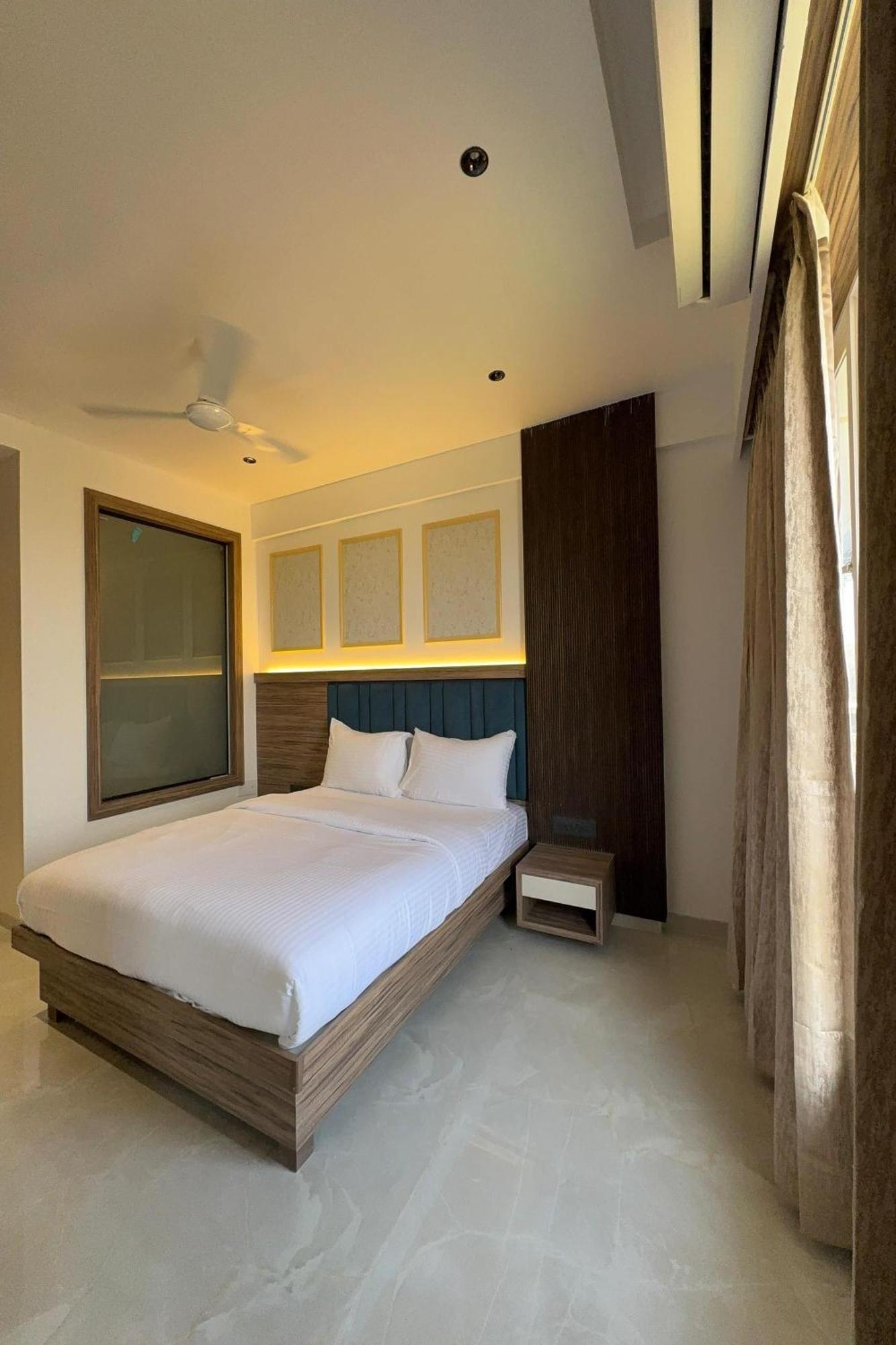 Hotel Kushala Grand, Dombivali Mangrul Dış mekan fotoğraf